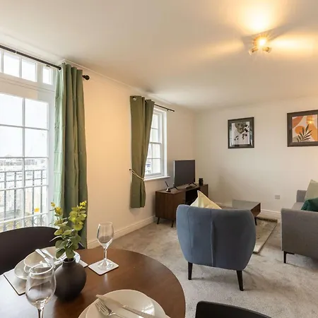 Lejlighed Spacious 1 Bed With Sea Views