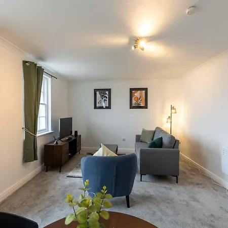 Spacious 1 Bed With Sea Views Lejlighed