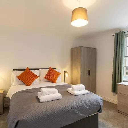 Spacious 1 Bed With Sea Views Lejlighed *