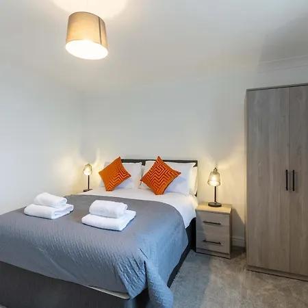 Spacious 1 Bed With Sea Views Lejlighed